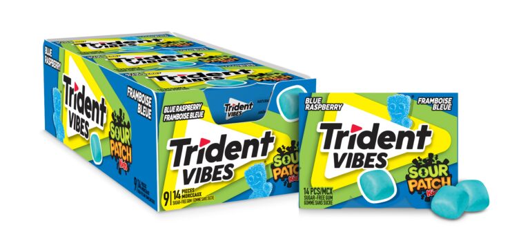 TridentVibes_Clutch_SPK-BlueRaspberry_Family_HERO